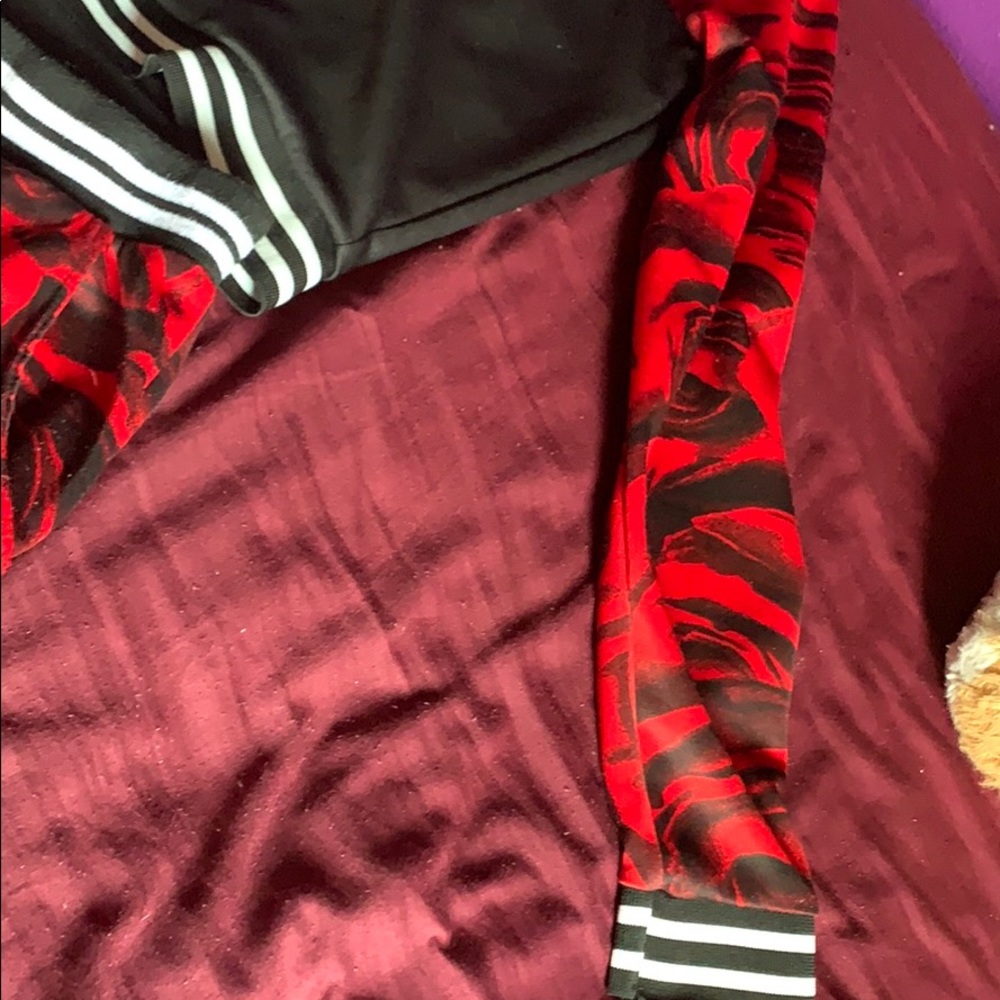 Tracksuit - Picture 4 of 4
